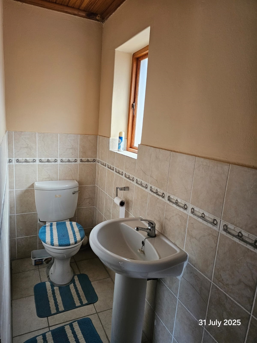 5 Bedroom Property for Sale in Stilbaai Wes Western Cape